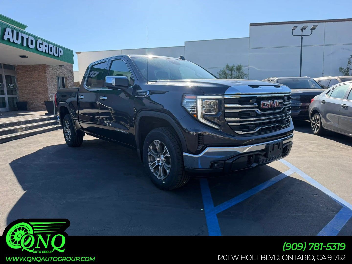 Used 2025 GMC Sierra 1500 SLT AWD/4WD image 1