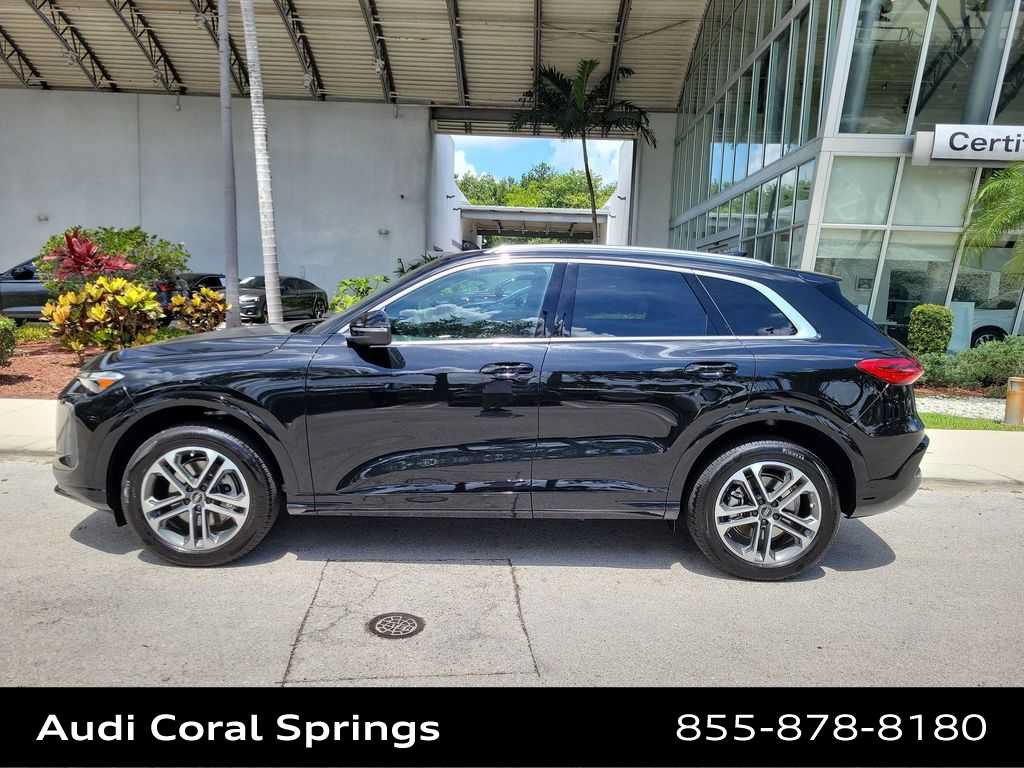 Used 2025 Audi Q5 Premium w/ Convenience Package AWD/4WD image 5