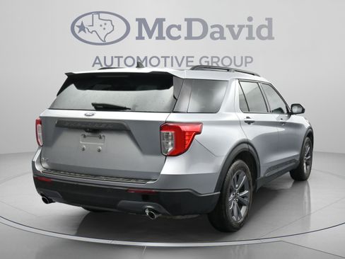 Used 2022 Ford Explorer XLT w/ Equipment Group 202A RWD image 8