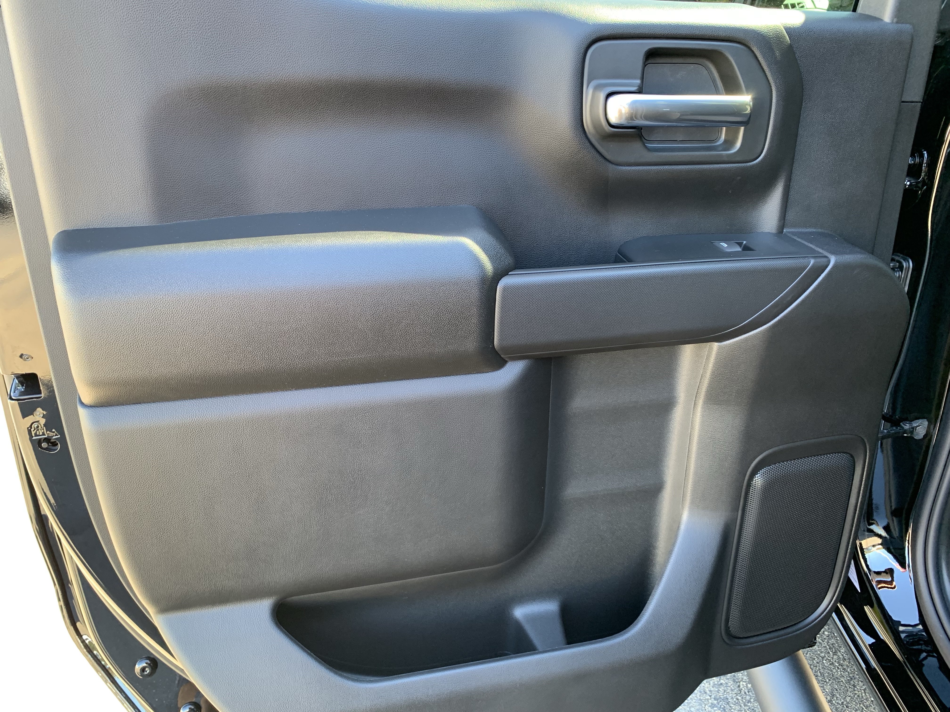 New 2026 Chevrolet Silverado 1500 Custom w/ Turbomax Blackout Package AWD/4WD image 17