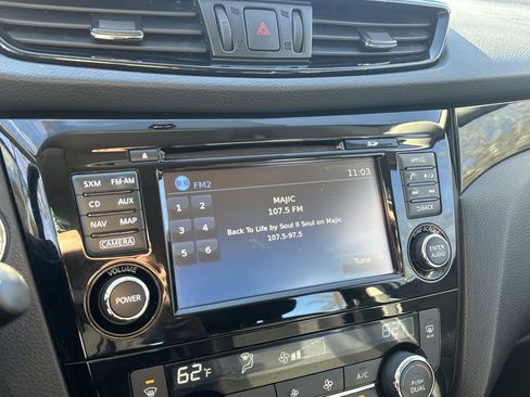 Used 2017 Nissan Rogue Sport SV w/ SV Premium Package image 29