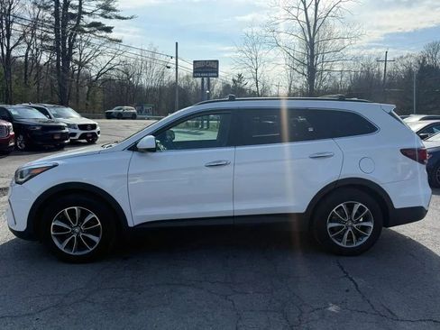 Used 2017 Hyundai Santa Fe SE image 8