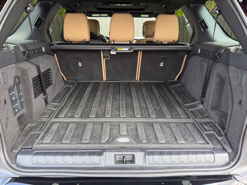 Certified 2026 Land Rover Discovery Limited Edition AWD/4WD image 34