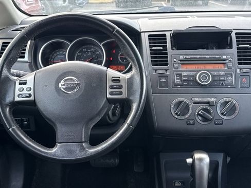 Used 2010 Nissan Versa SL w/ Premium Pkg image 4