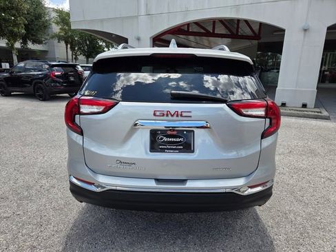 Used 2022 GMC Terrain SLT AWD/4WD image 11