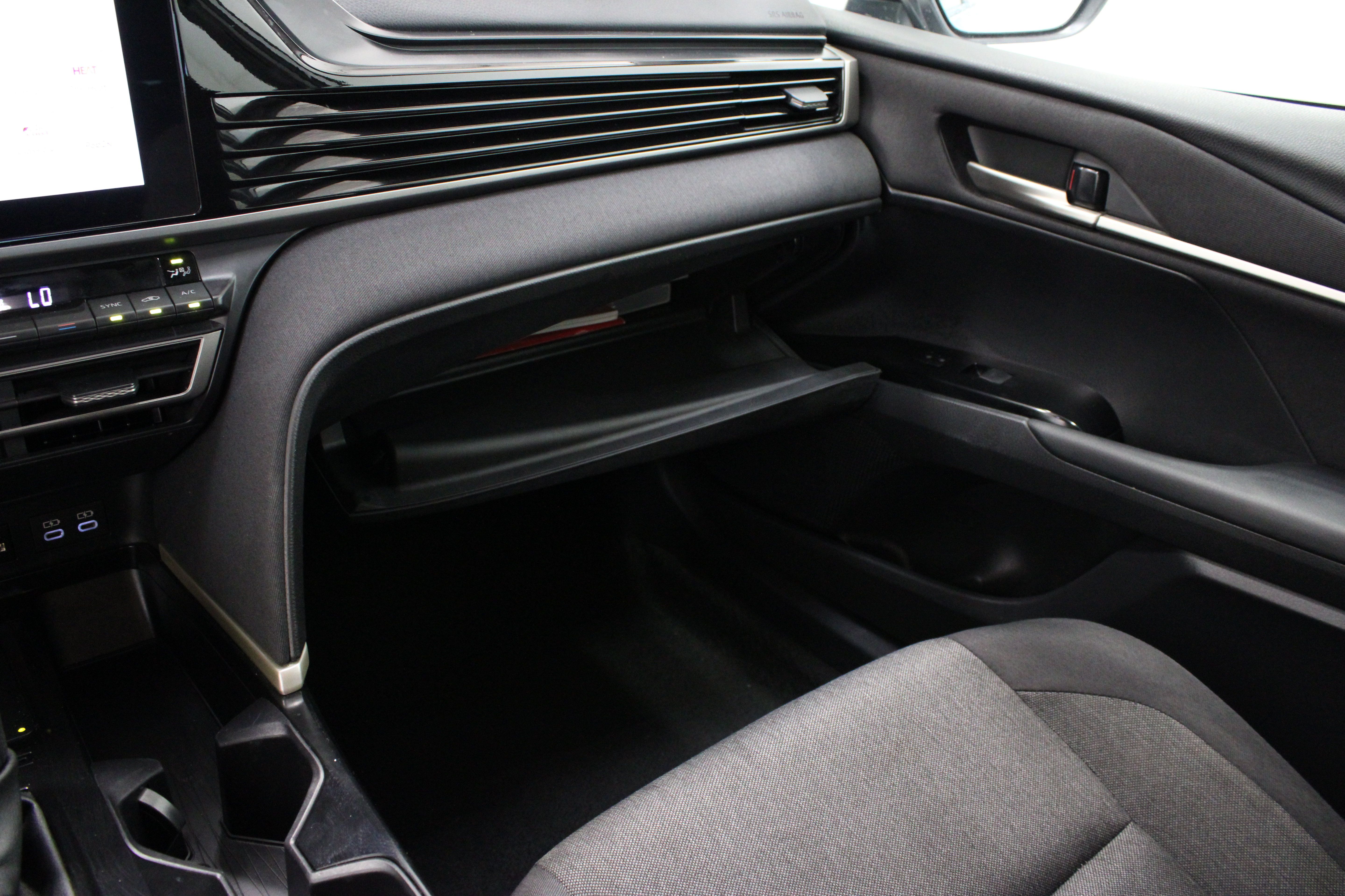 Used 2025 Toyota Camry LE FWD image 22