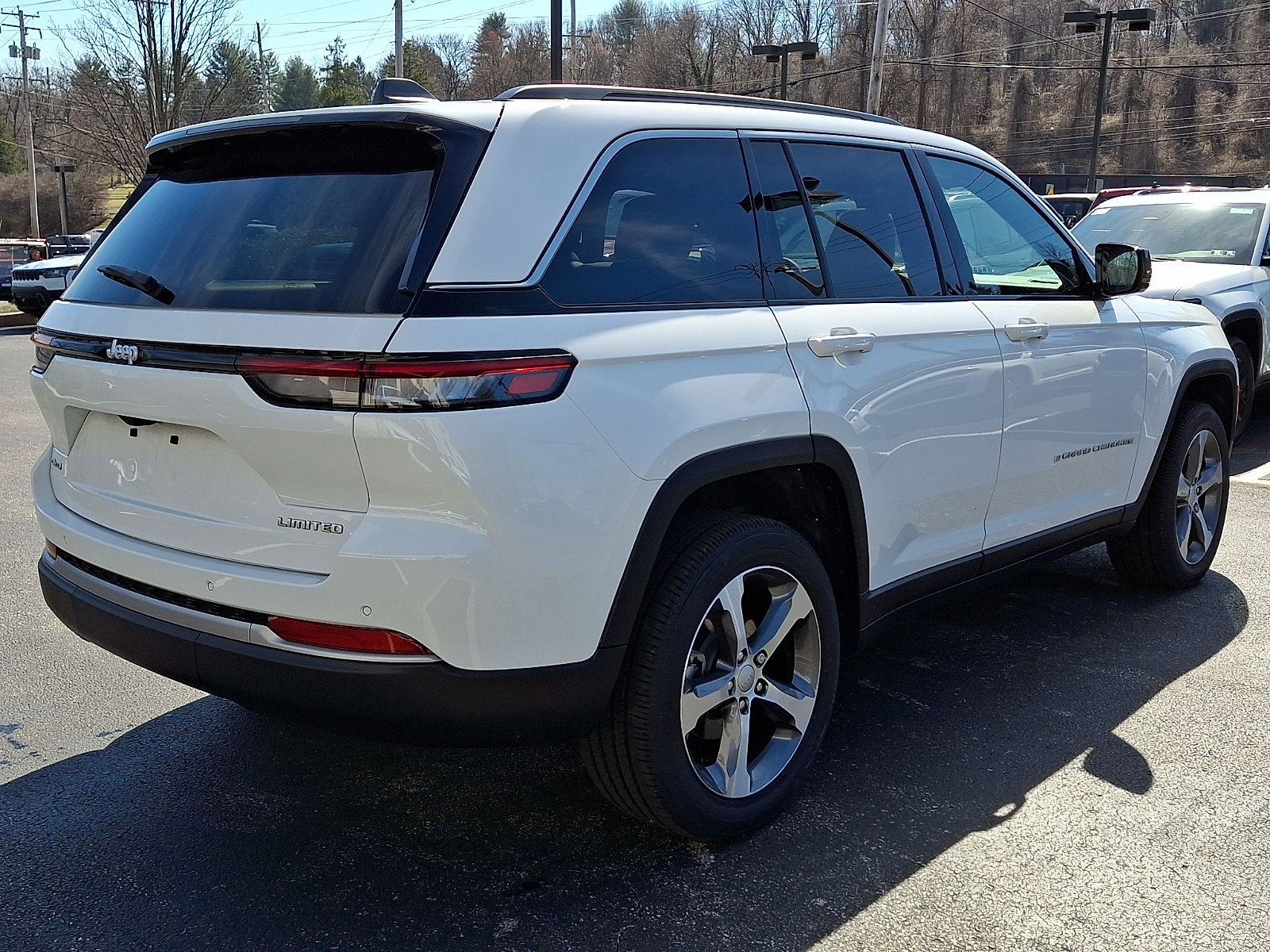 New 2026 Jeep Grand Cherokee Limited w/ Trailer Tow Package AWD/4WD image 3