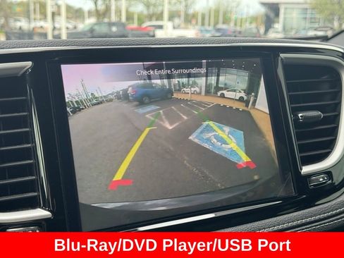 Used 2021 Chrysler Pacifica Touring-L w/ Uconnect Theater Family Group image 35