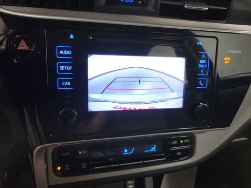Used 2017 Toyota Corolla LE FWD image 16