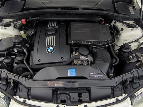 Used 2009 BMW 135i Coupe image 18