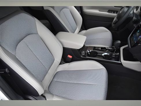 Used 2026 Subaru Forester Premium AWD/4WD image 22