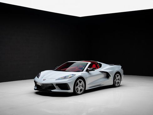 Used 2023 Chevrolet Corvette Stingray Premium Cpe w/ Z51 Performance Package RWD image 6