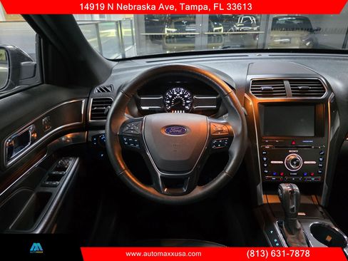 Used 2018 Ford Explorer Limited w/ Class II Trailer Tow Package image 16