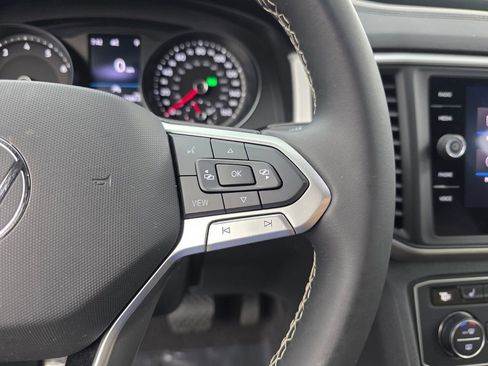 Used 2021 Volkswagen Atlas Cross Sport SE image 19