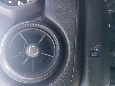 New 2026 Chevrolet Colorado W/T image 25