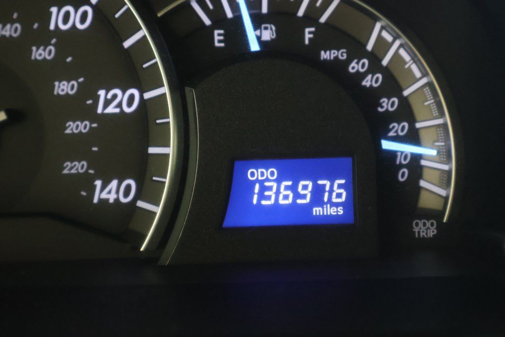 Used 2013 Toyota Camry SE FWD image 17