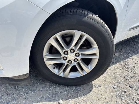 Used 2018 Buick Enclave Essence image 13