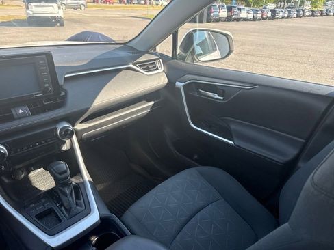 Used 2020 Toyota RAV4 XLE FWD image 23