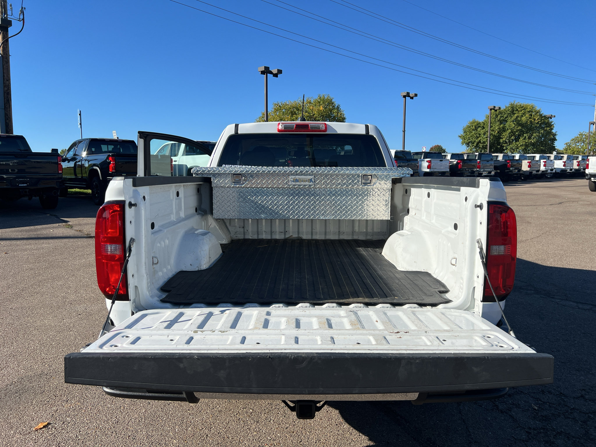 Used 2017 Chevrolet Colorado W/T w/ WT Convenience Package RWD image 6