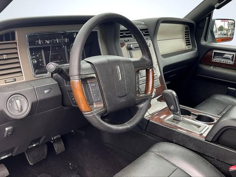 Used 2014 Lincoln Navigator 2WD image 14