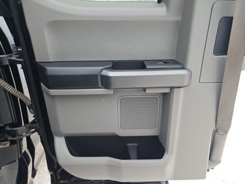 Used 2015 Ford F150 XLT w/ Equipment Group 302A Luxury image 26