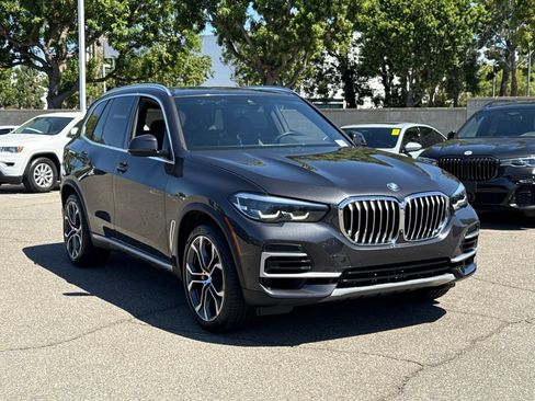 Certified 2022 BMW X5 sDrive40i w/ Parking Assistance Package RWD image 6