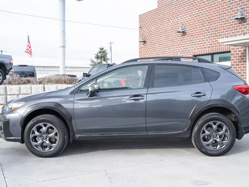 Used 2022 Subaru Crosstrek 2.5i Sport w/ Moonroof Package image 3