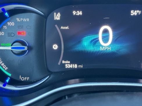 Used 2024 Chrysler Pacifica Limited FWD image 33
