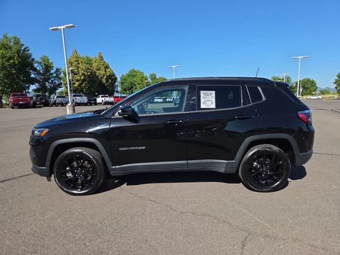 Used 2025 Jeep Compass Latitude w/ Altitude Special Edition AWD/4WD image 11