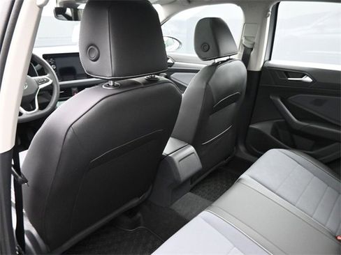 New 2025 Volkswagen Jetta SE image 12