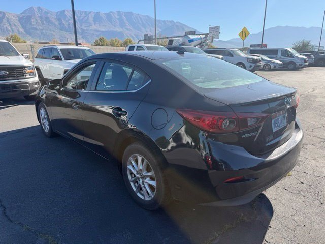 Used 2015 MAZDA MAZDA3 i Touring w/ Technology Package FWD image 10