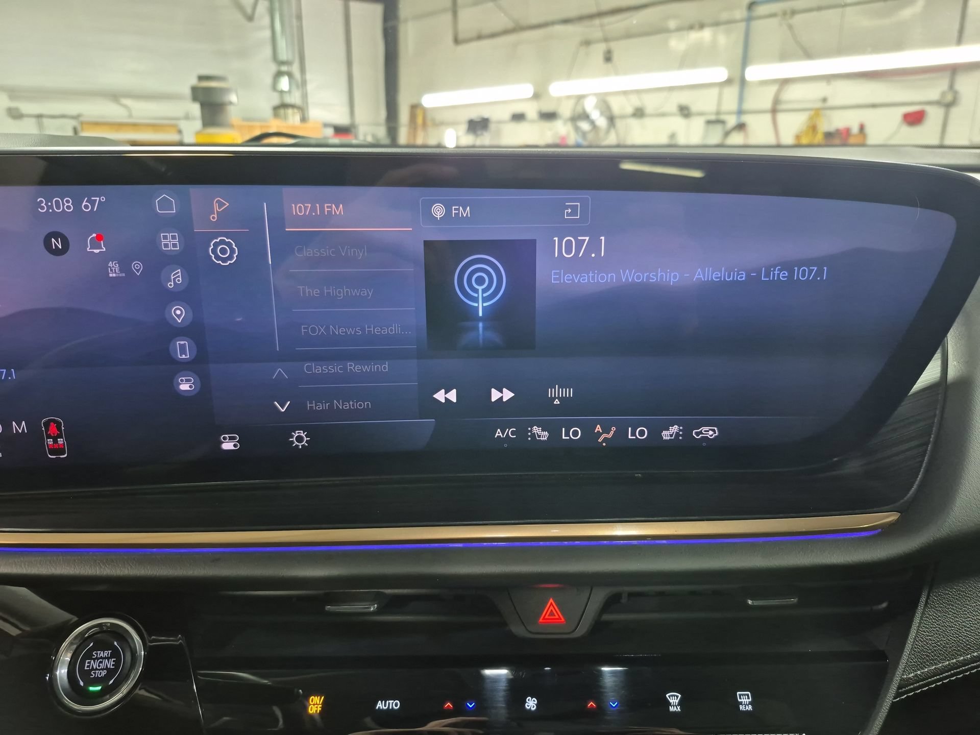 Used 2024 Buick Envision Avenir AWD/4WD image 14