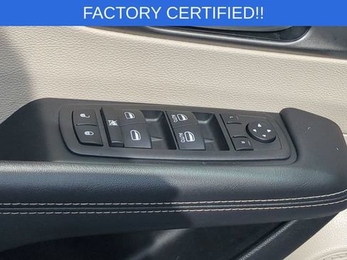 Certified 2023 Chrysler Pacifica Touring-L FWD image 14