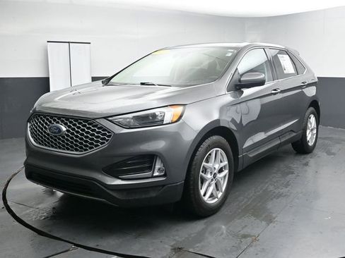 Used 2023 Ford Edge SEL w/ Convenience Package AWD/4WD image 4
