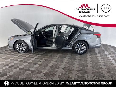 Used 2025 Nissan Altima 2.5 SV image 9