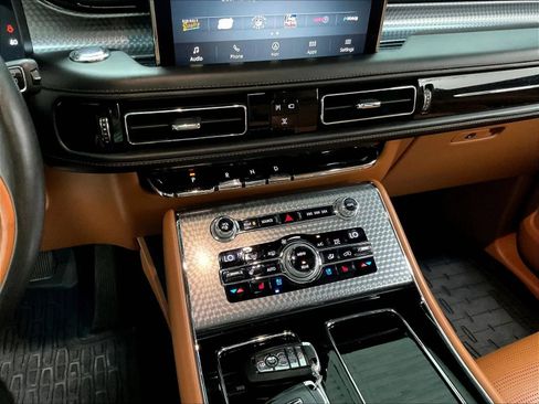 Used 2020 Lincoln Aviator Black Label w/ Dynamic Handling Package AWD/4WD image 26