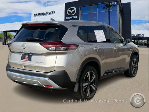 Used 2023 Nissan Rogue Platinum image 9