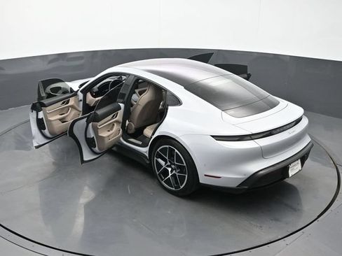 Certified 2025 Porsche Taycan AWD/4WD image 30