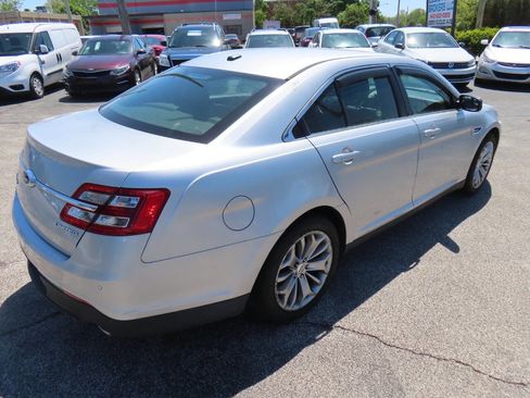 Used 2015 Ford Taurus Limited FWD image 24