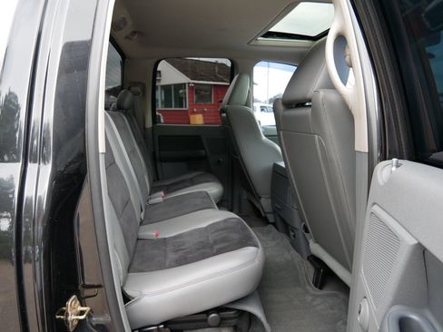 Used 2006 Dodge Ram 1500 Truck 2WD Quad Cab w/ Communication Pkg image 9