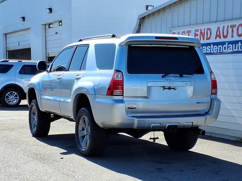 Used 2007 Toyota 4Runner Limited AWD/4WD image 3