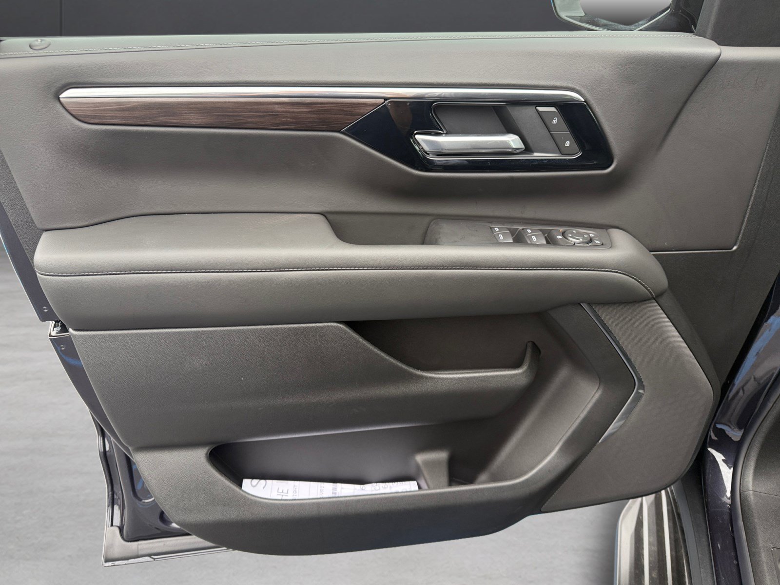 New 2027 Chevrolet Tahoe LS RWD image 4
