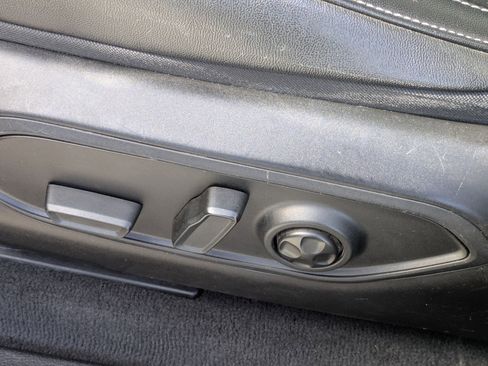 Used 2023 Jeep Grand Cherokee L Laredo image 14