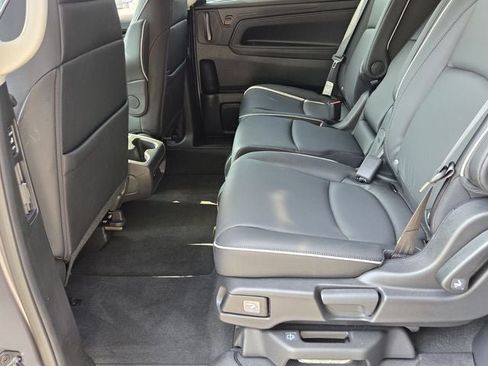 Certified 2026 Honda Odyssey Touring image 11