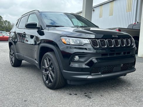 New 2026 Jeep Compass Latitude image 4