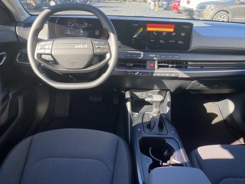 New 2025 Kia K4 LXS image 7