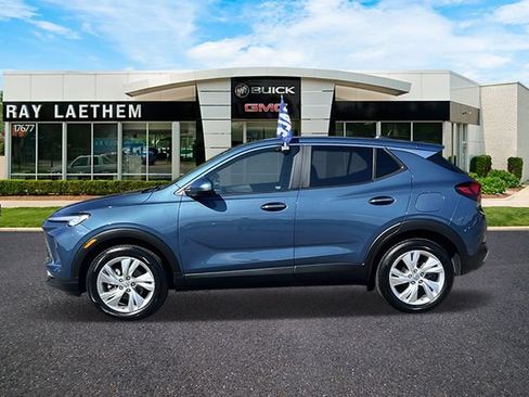 Used 2024 Buick Encore GX Preferred w/ Comfort Package FWD image 2