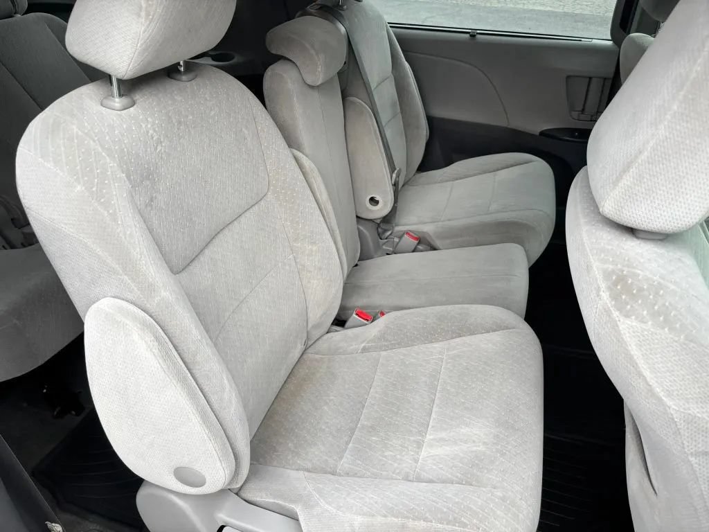 Used 2017 Toyota Sienna LE FWD image 16