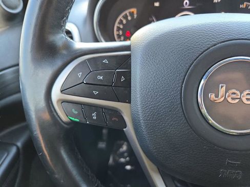 Used 2019 Jeep Grand Cherokee Altitude image 22