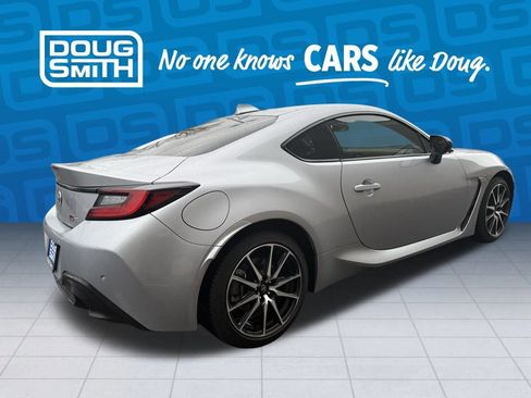 Used 2023 Toyota GR86 image 4